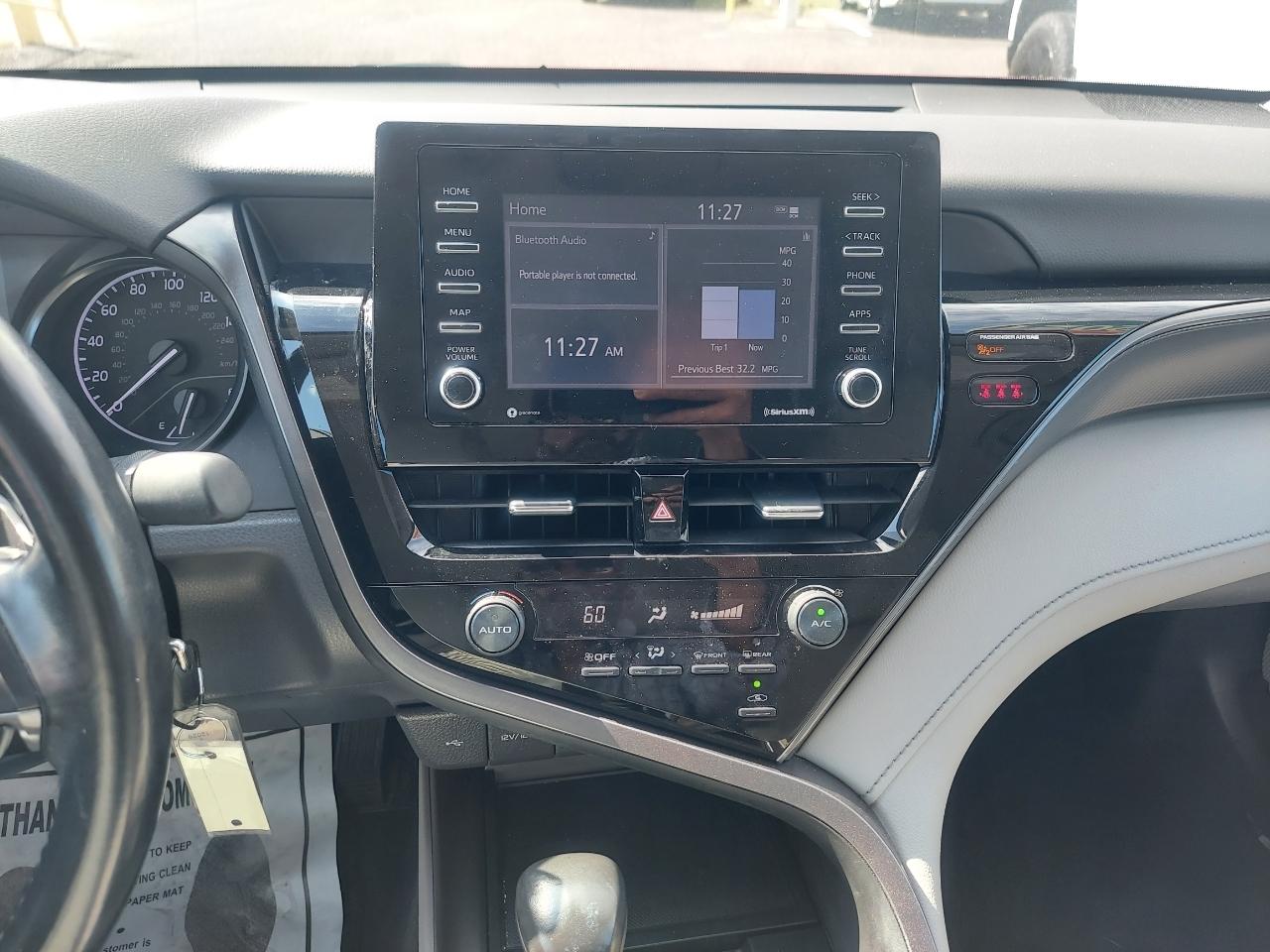 Toyota Camry SE 2021
