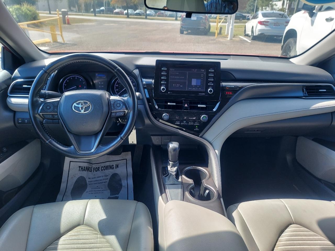 Toyota Camry SE 2021