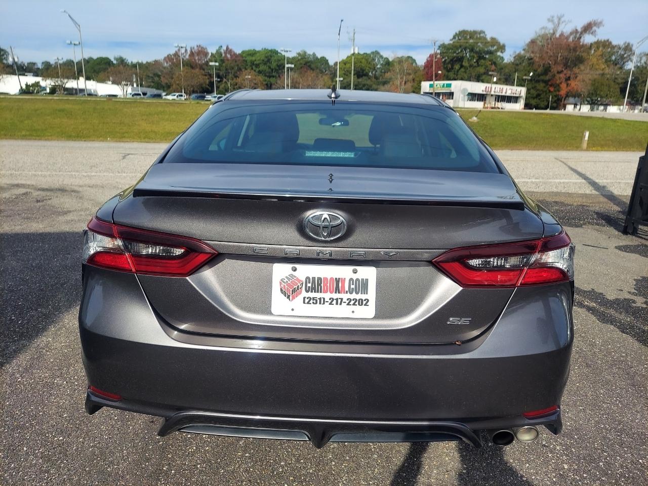 Toyota Camry SE 2021