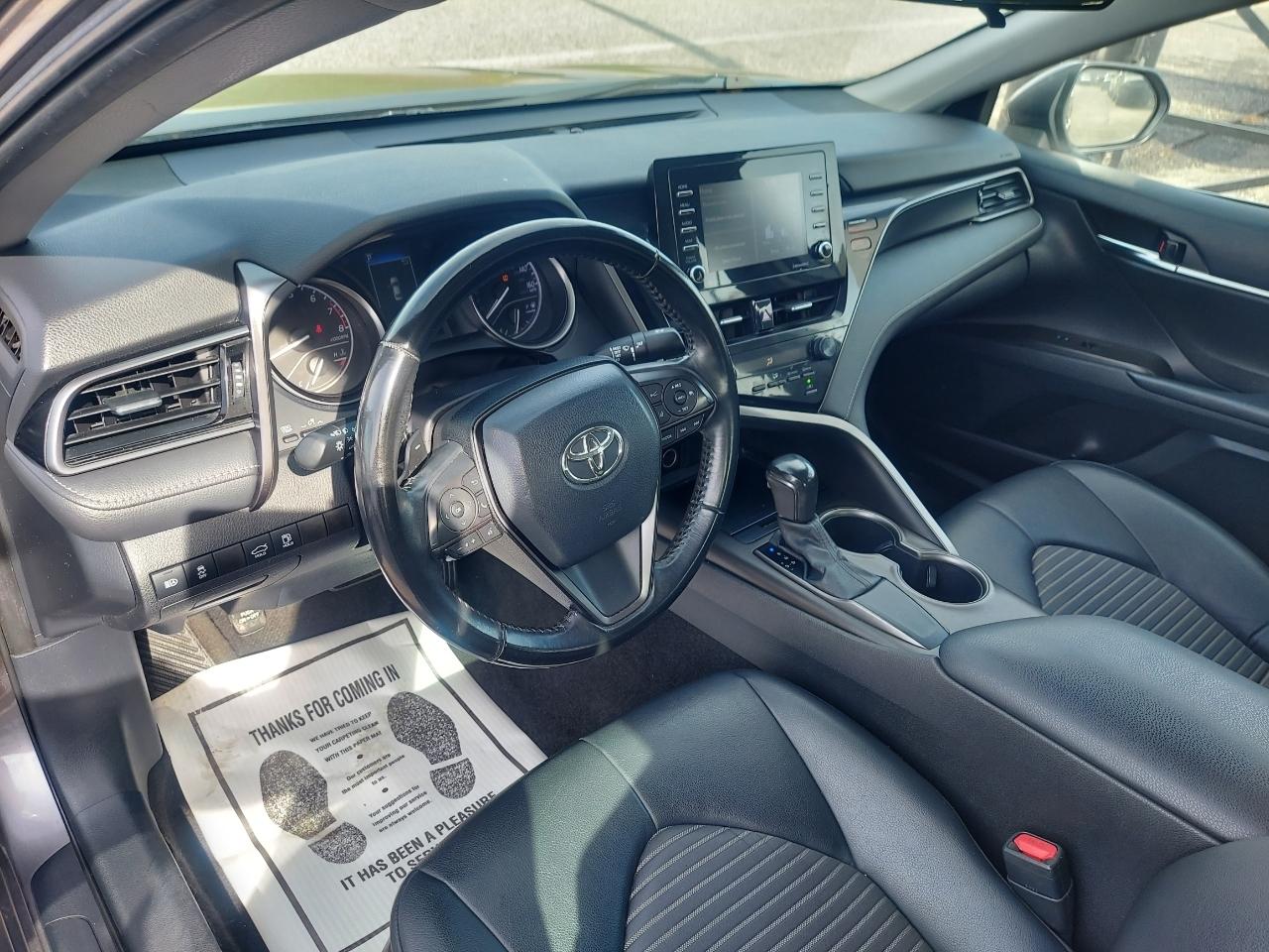 Toyota Camry SE 2021
