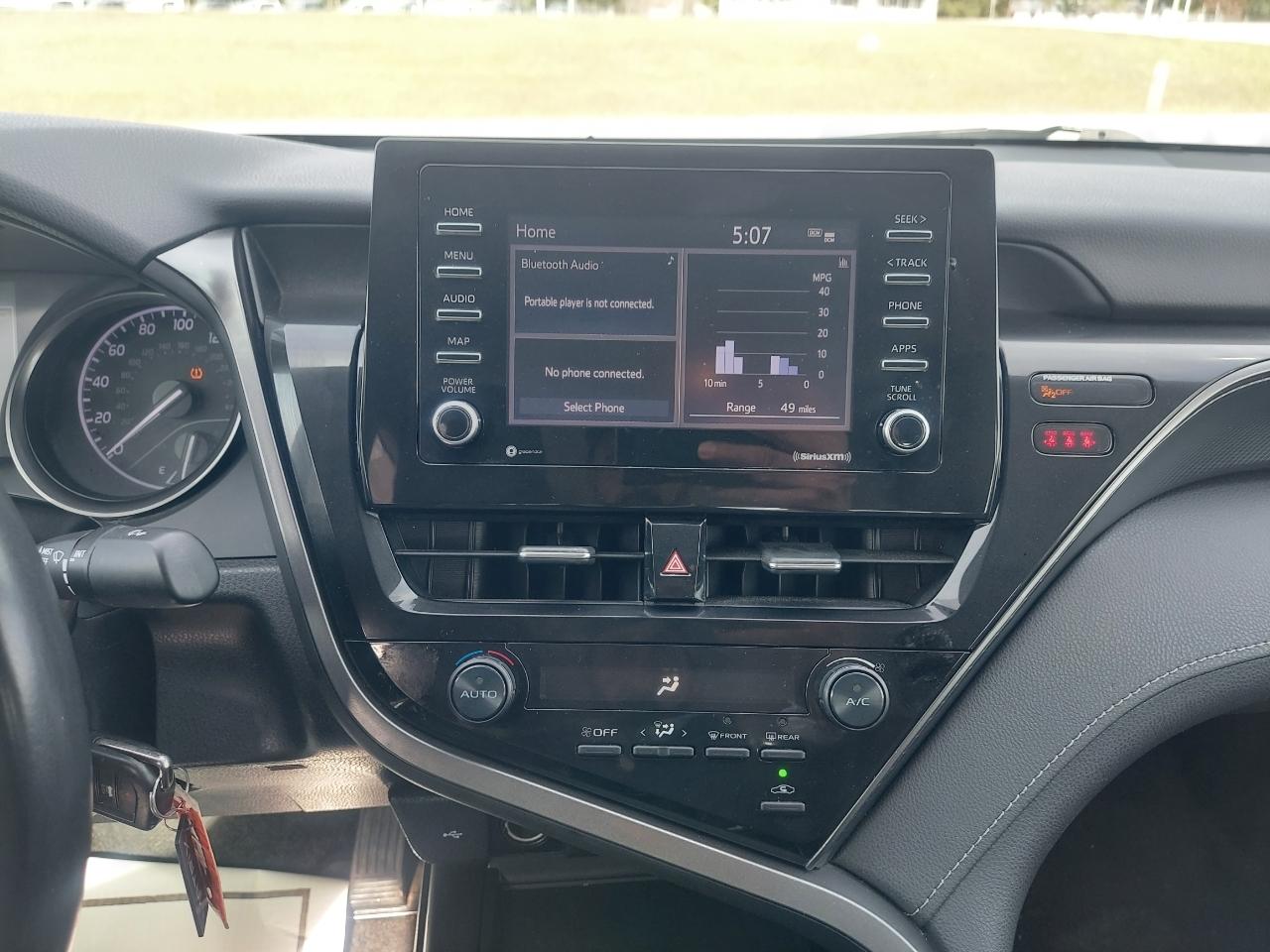Toyota Camry SE 2021