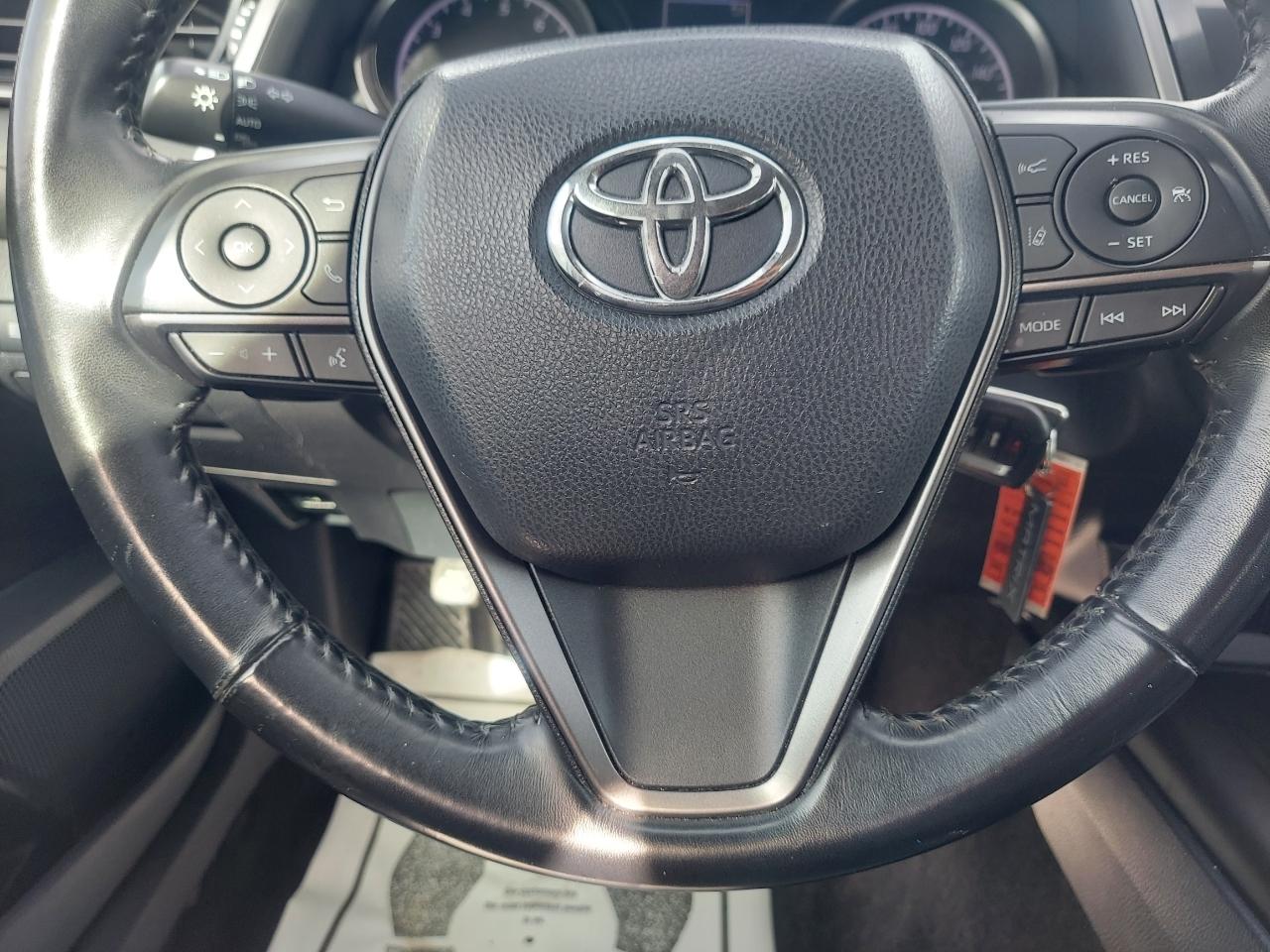 Toyota Camry SE 2021