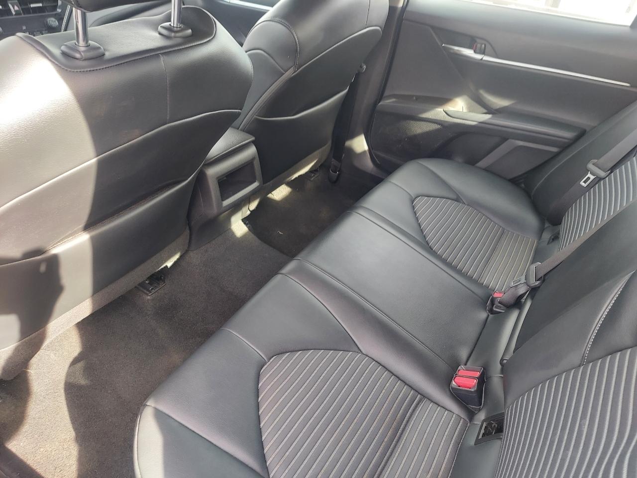 Toyota Camry SE 2021
