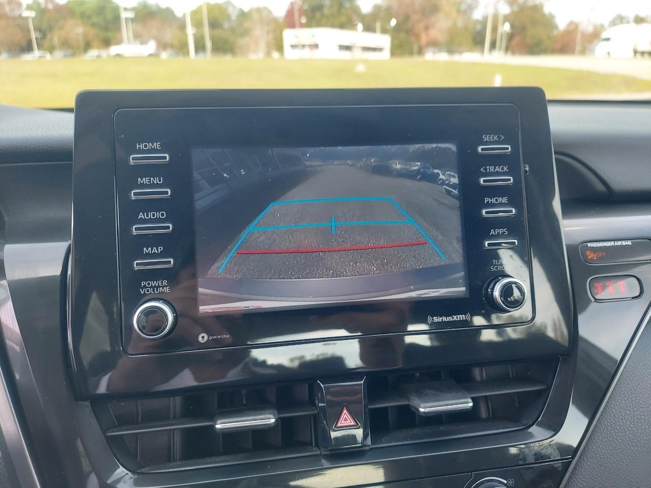 Toyota Camry SE 2021