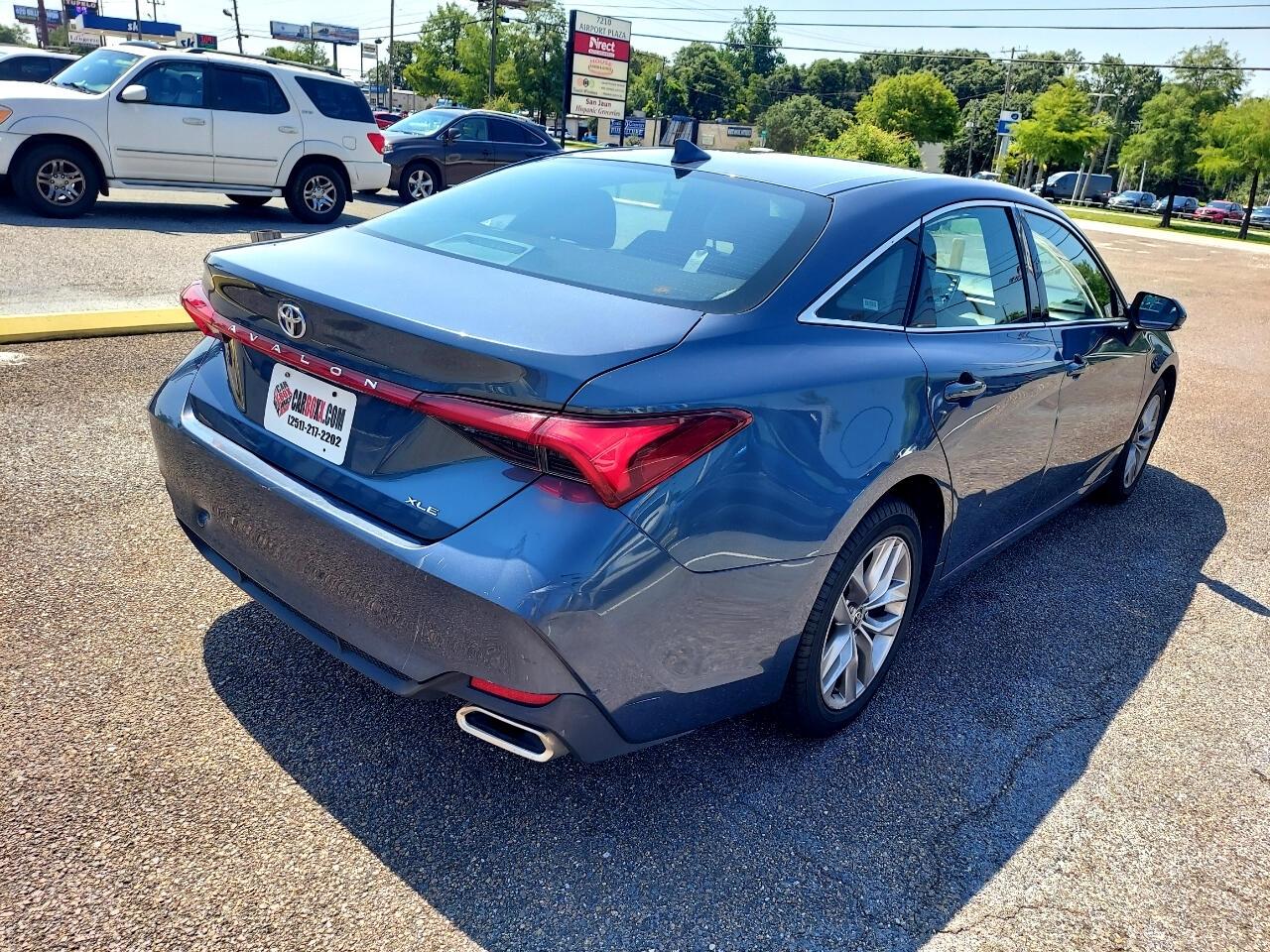 Toyota Avalon XLE 2021