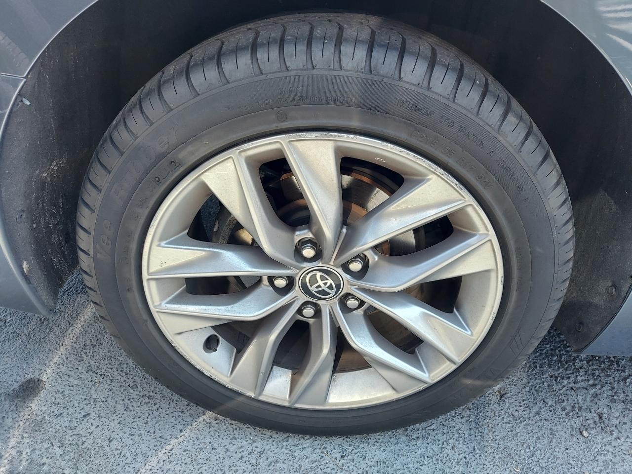 Toyota Avalon XLE 2021
