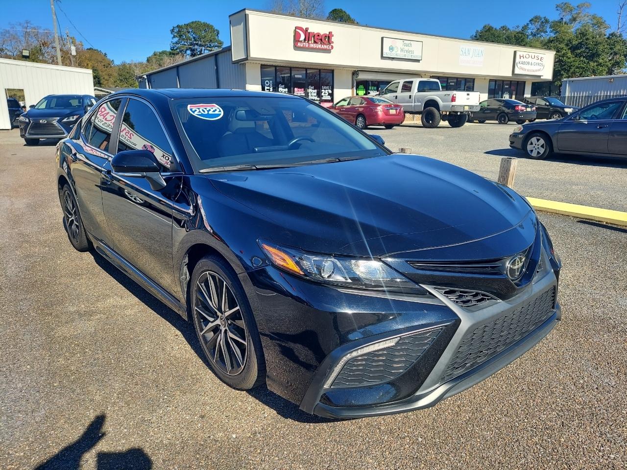 Toyota Camry SE 2022