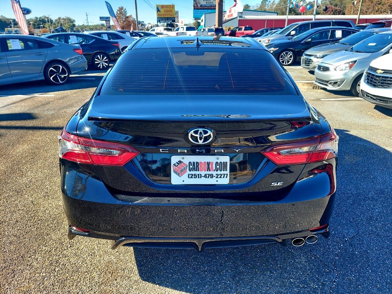Toyota Camry SE 2022