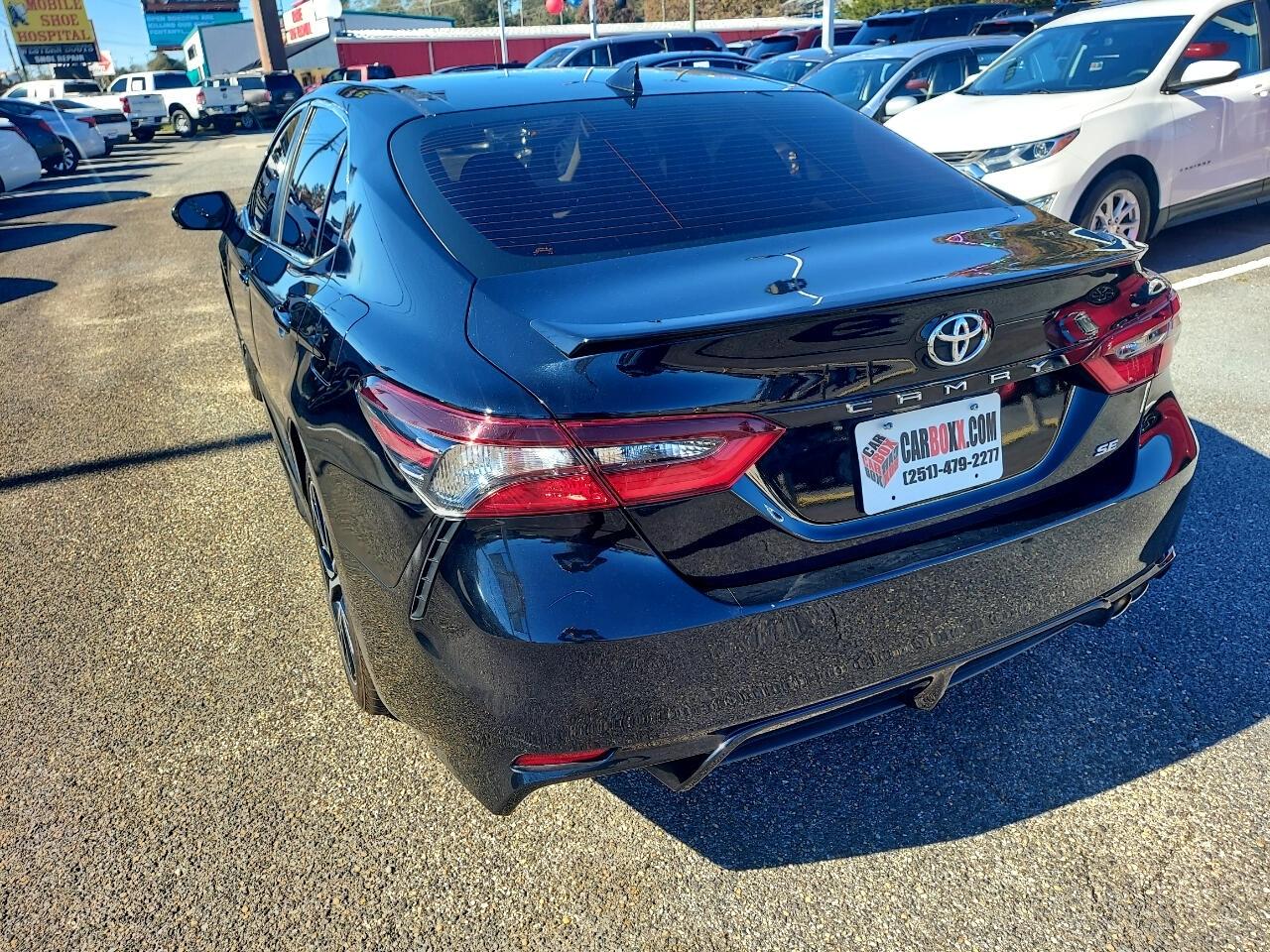 Toyota Camry SE 2022