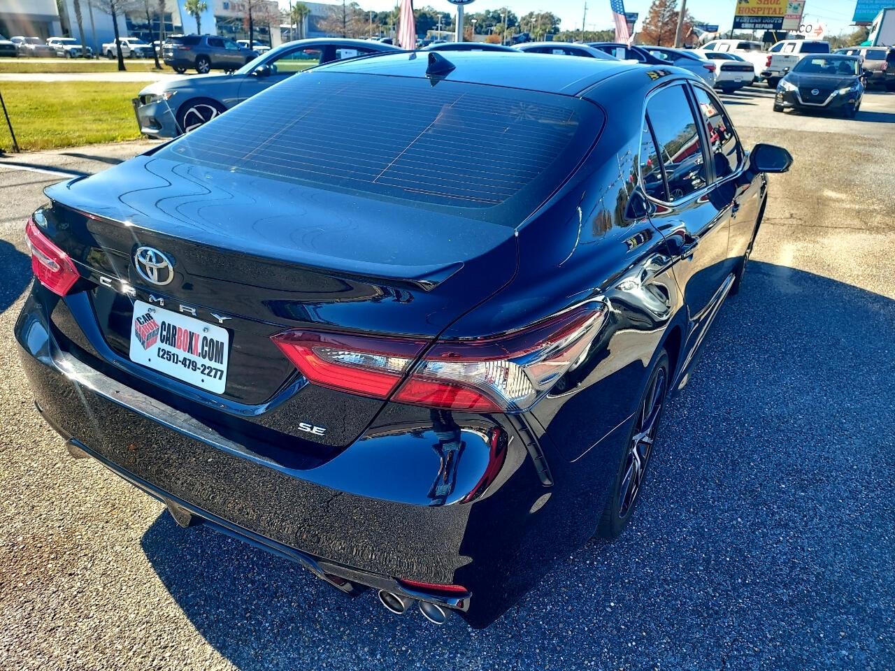 Toyota Camry SE 2022
