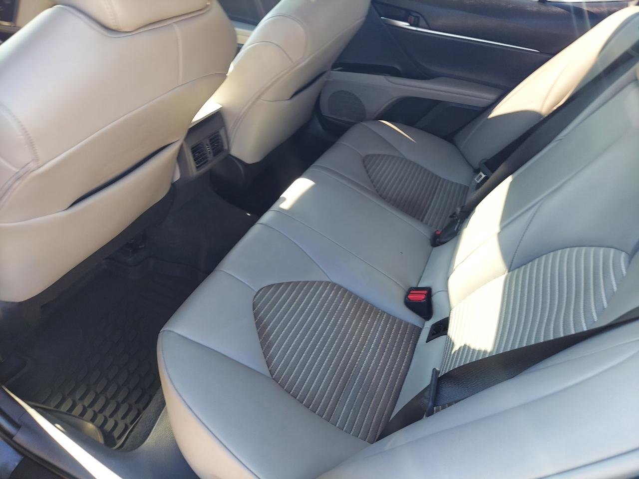 Toyota Camry SE 2022
