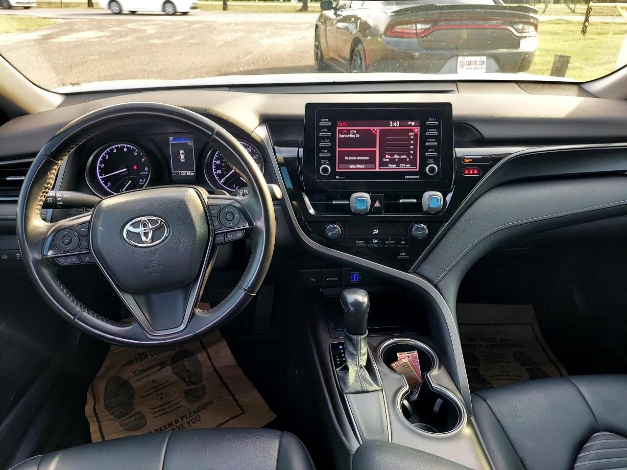 Toyota Camry SE 2021