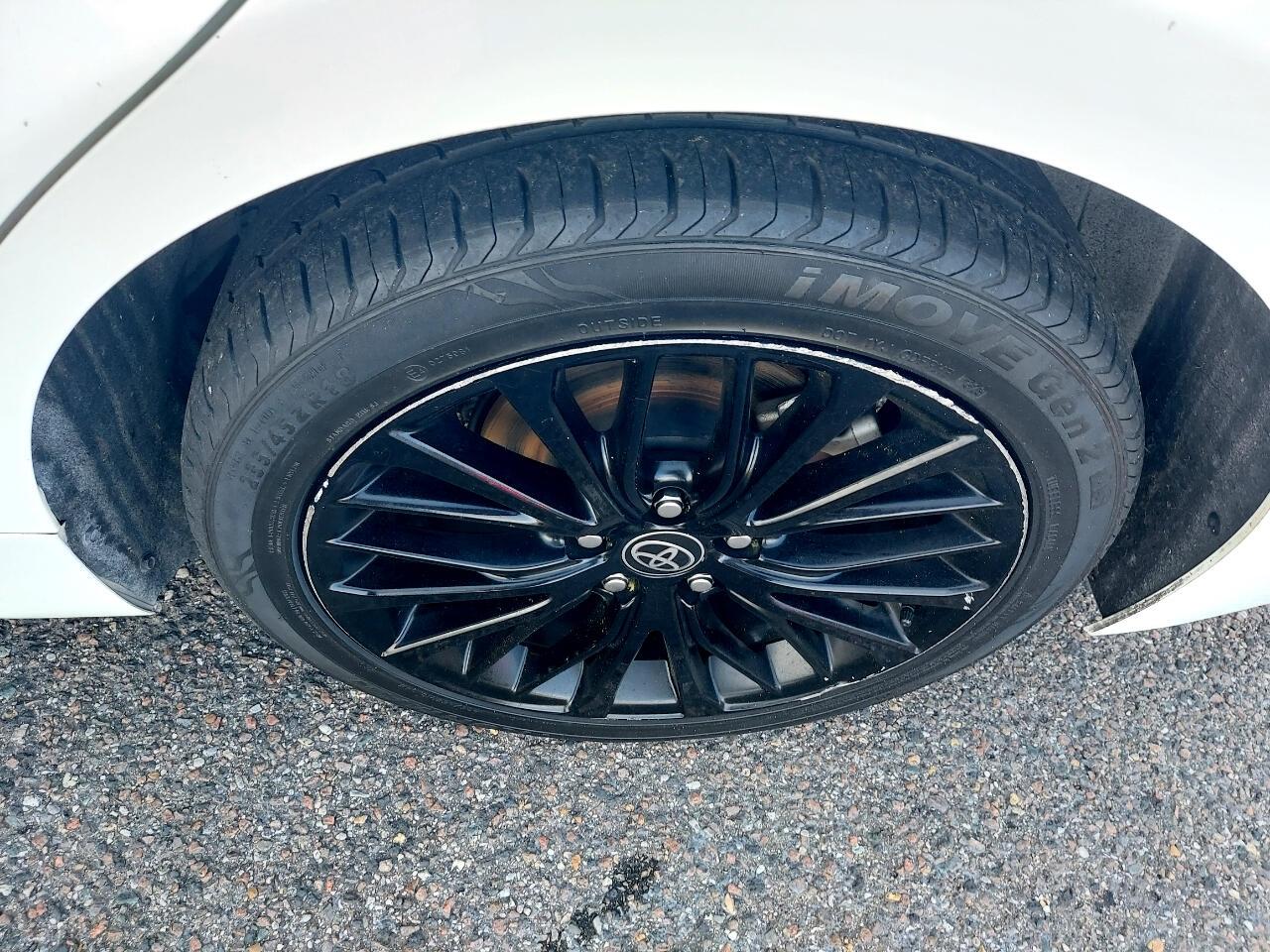 Toyota Camry SE 2021