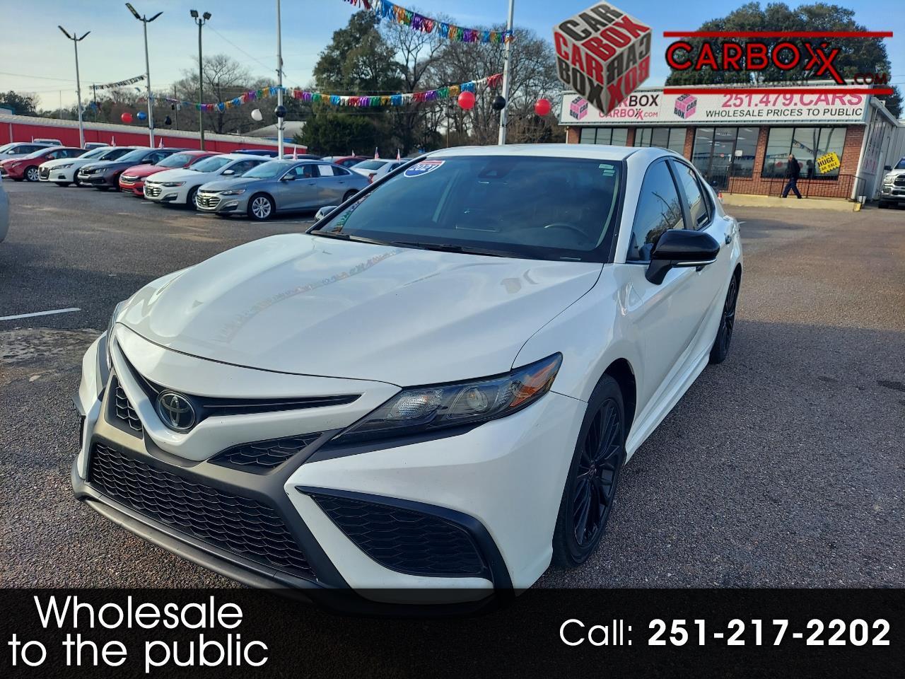 Toyota Camry SE 2021