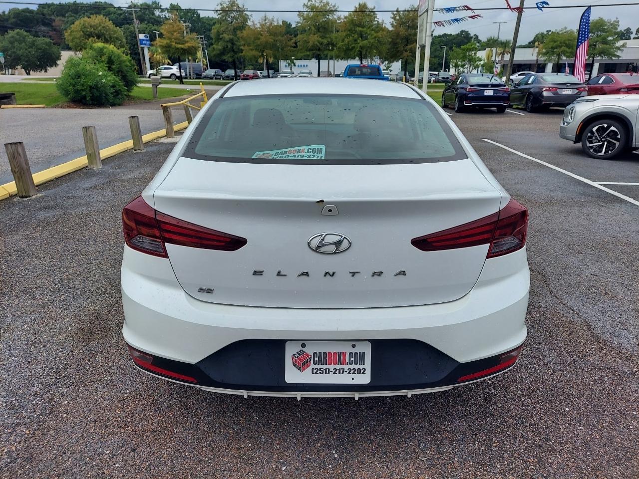 Hyundai Elantra SE 6M 2020