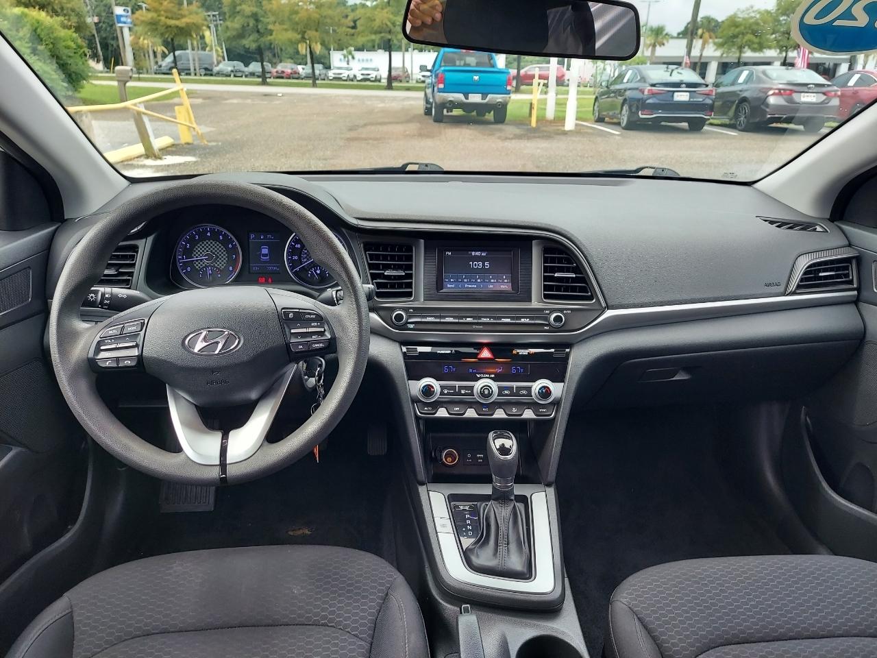 Hyundai Elantra SE 6M 2020