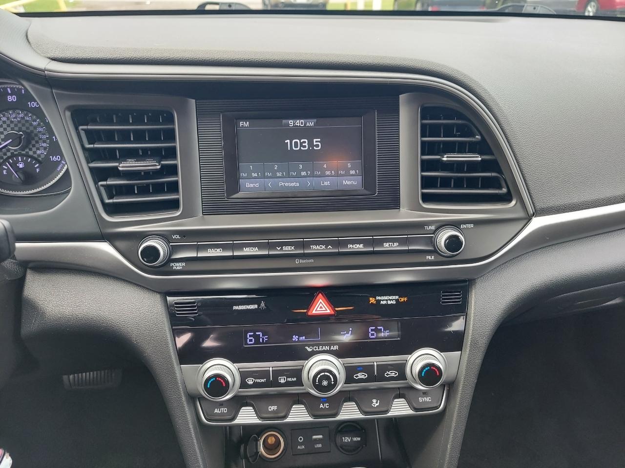 Hyundai Elantra SE 6M 2020