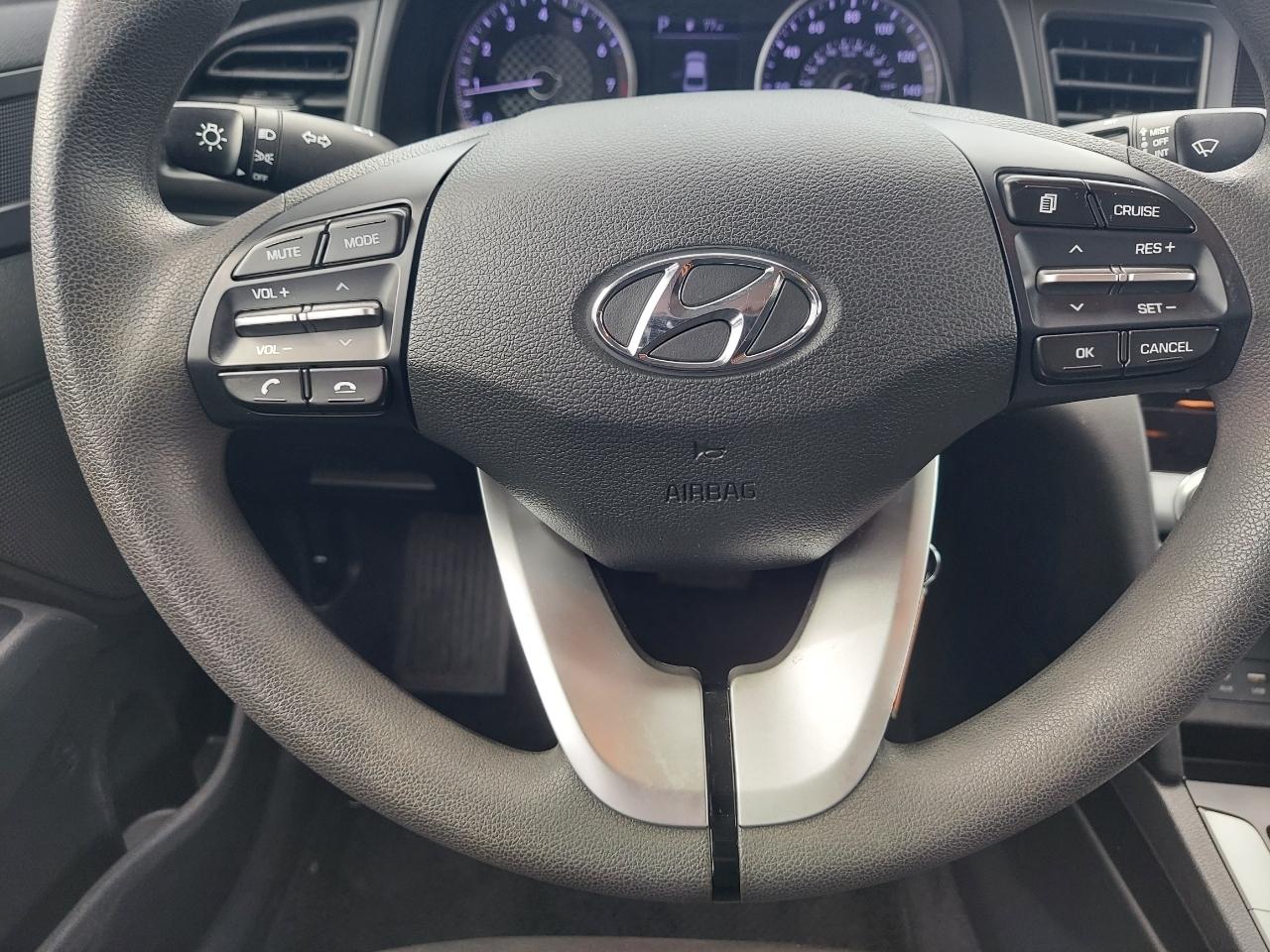 Hyundai Elantra SE 6M 2020
