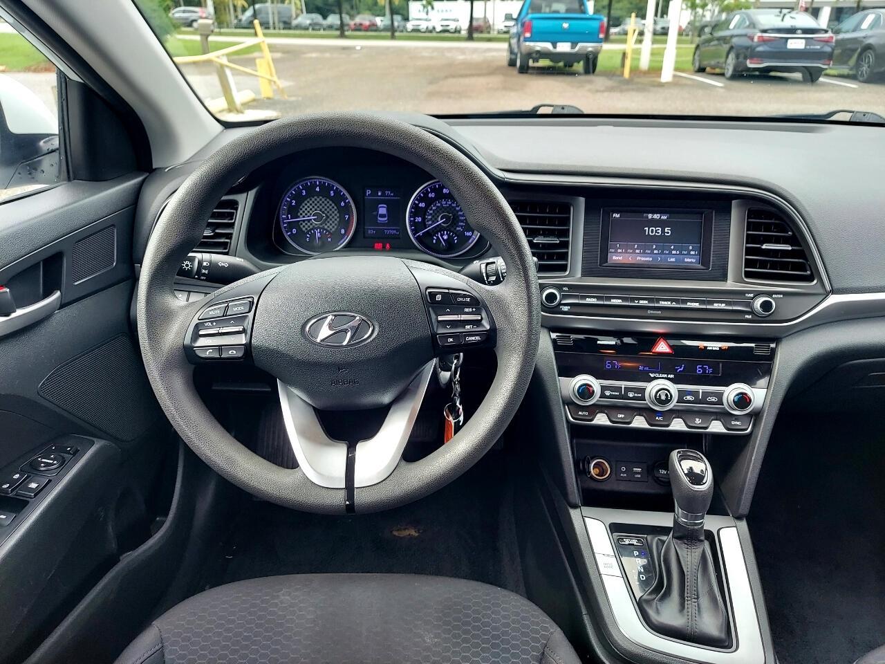Hyundai Elantra SE 6M 2020