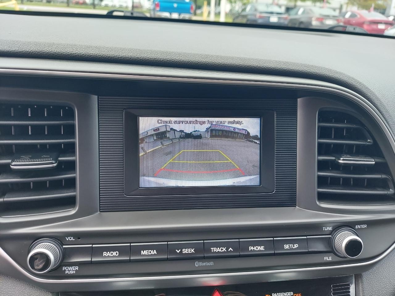Hyundai Elantra SE 6M 2020