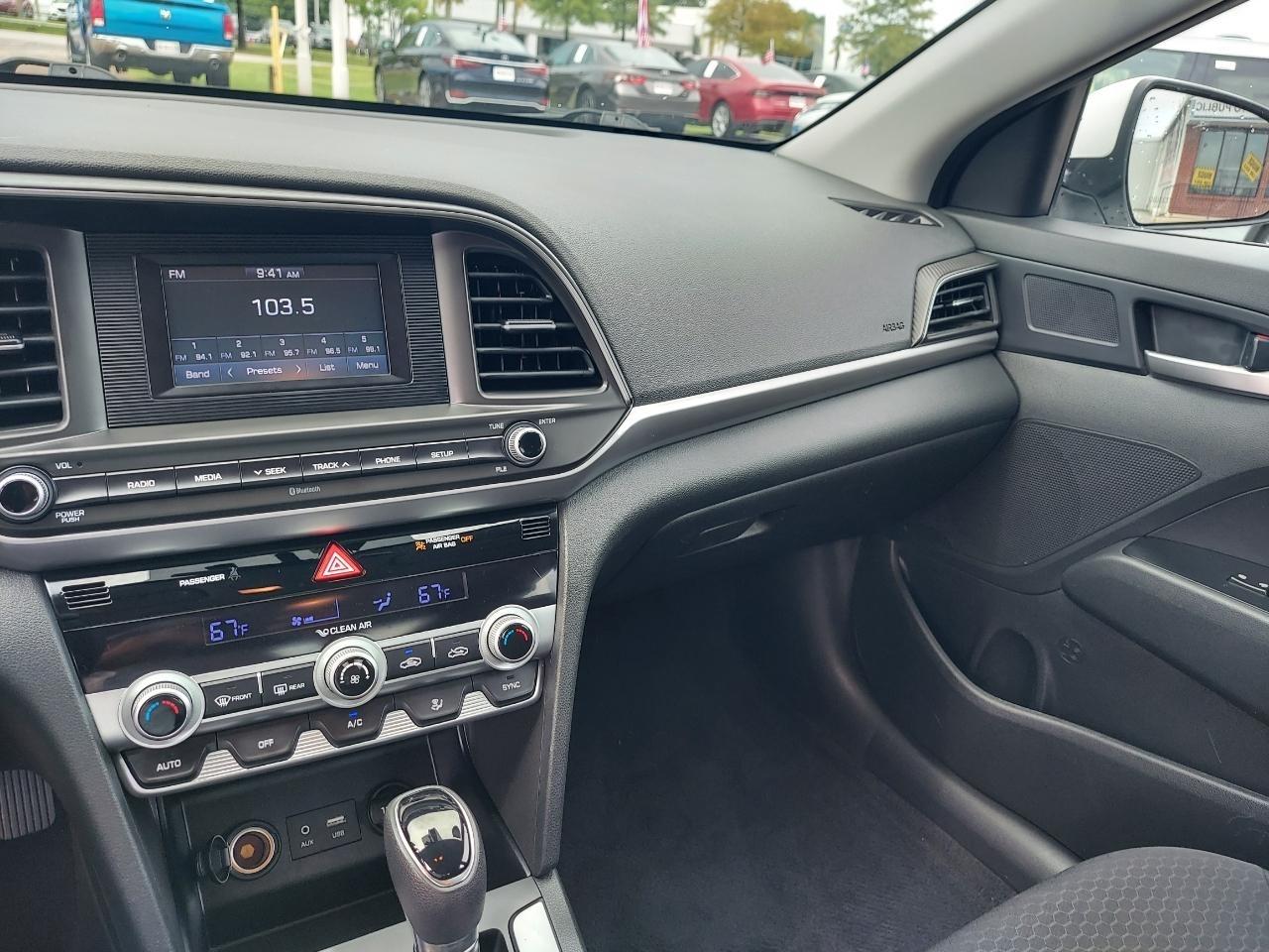 Hyundai Elantra SE 6M 2020