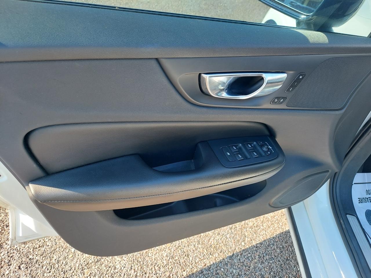 Volvo S60 B5 Momentum AWD 2022