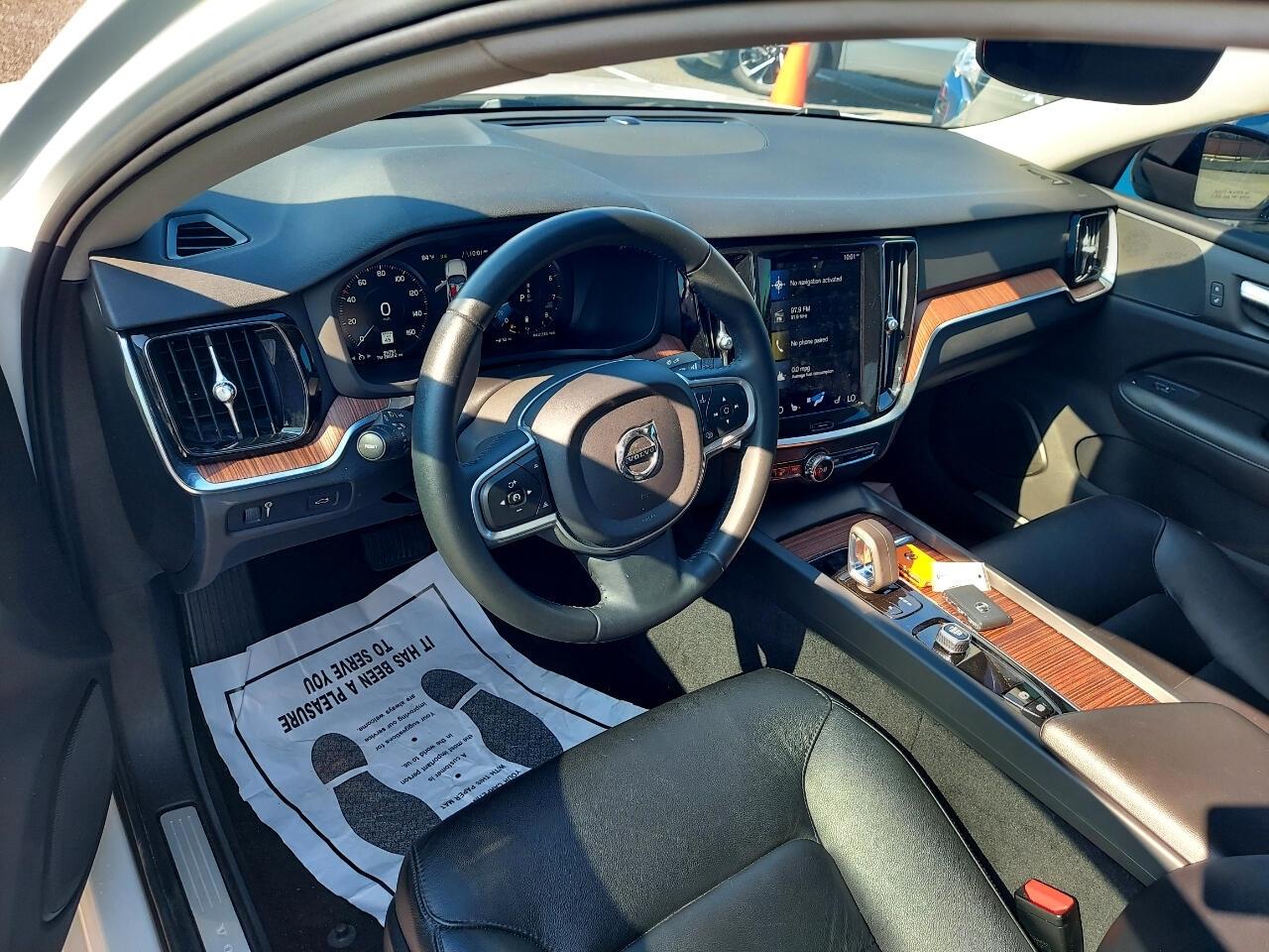 Volvo S60 B5 Momentum AWD 2022