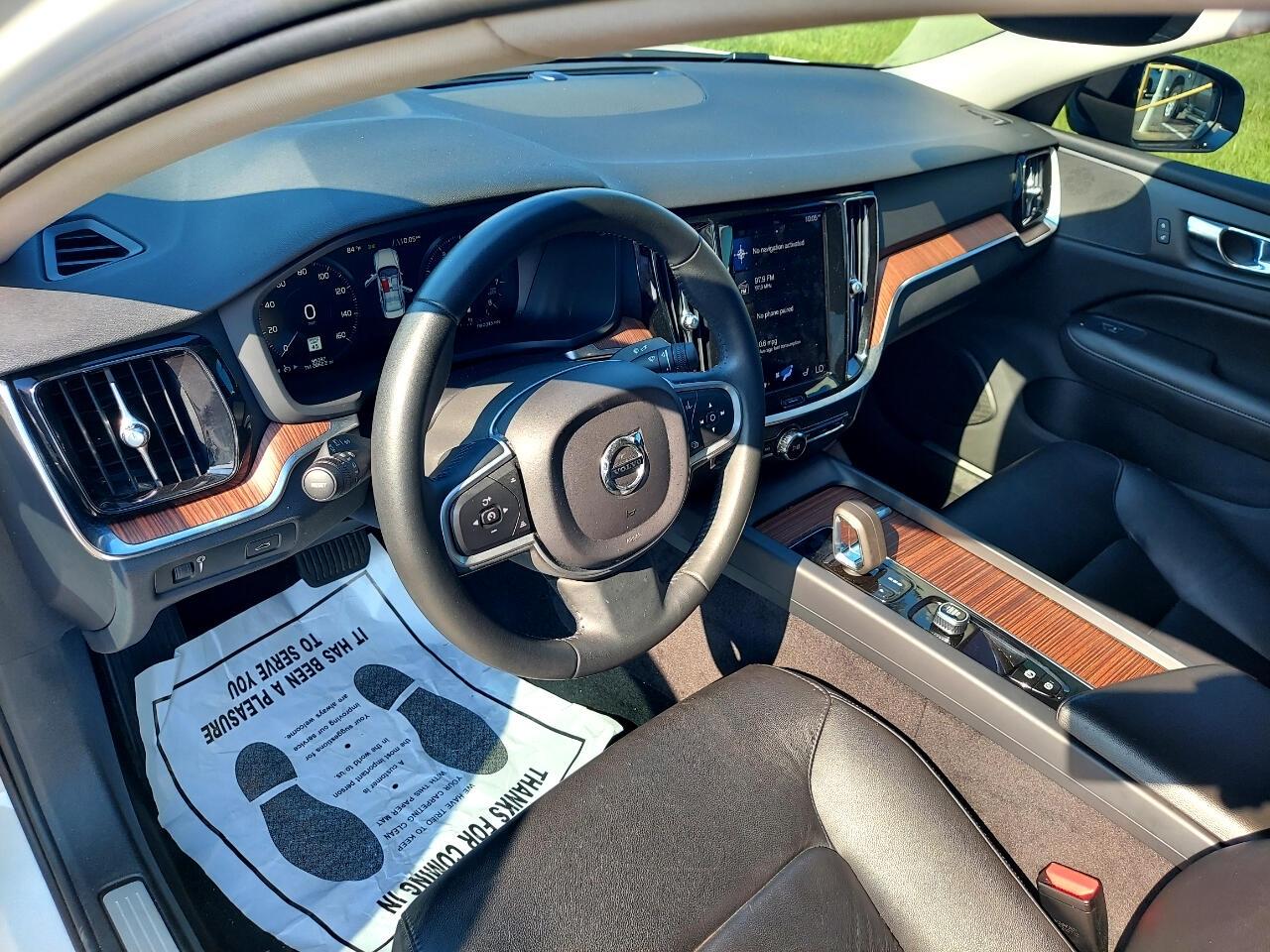 Volvo S60 B5 Momentum AWD 2022