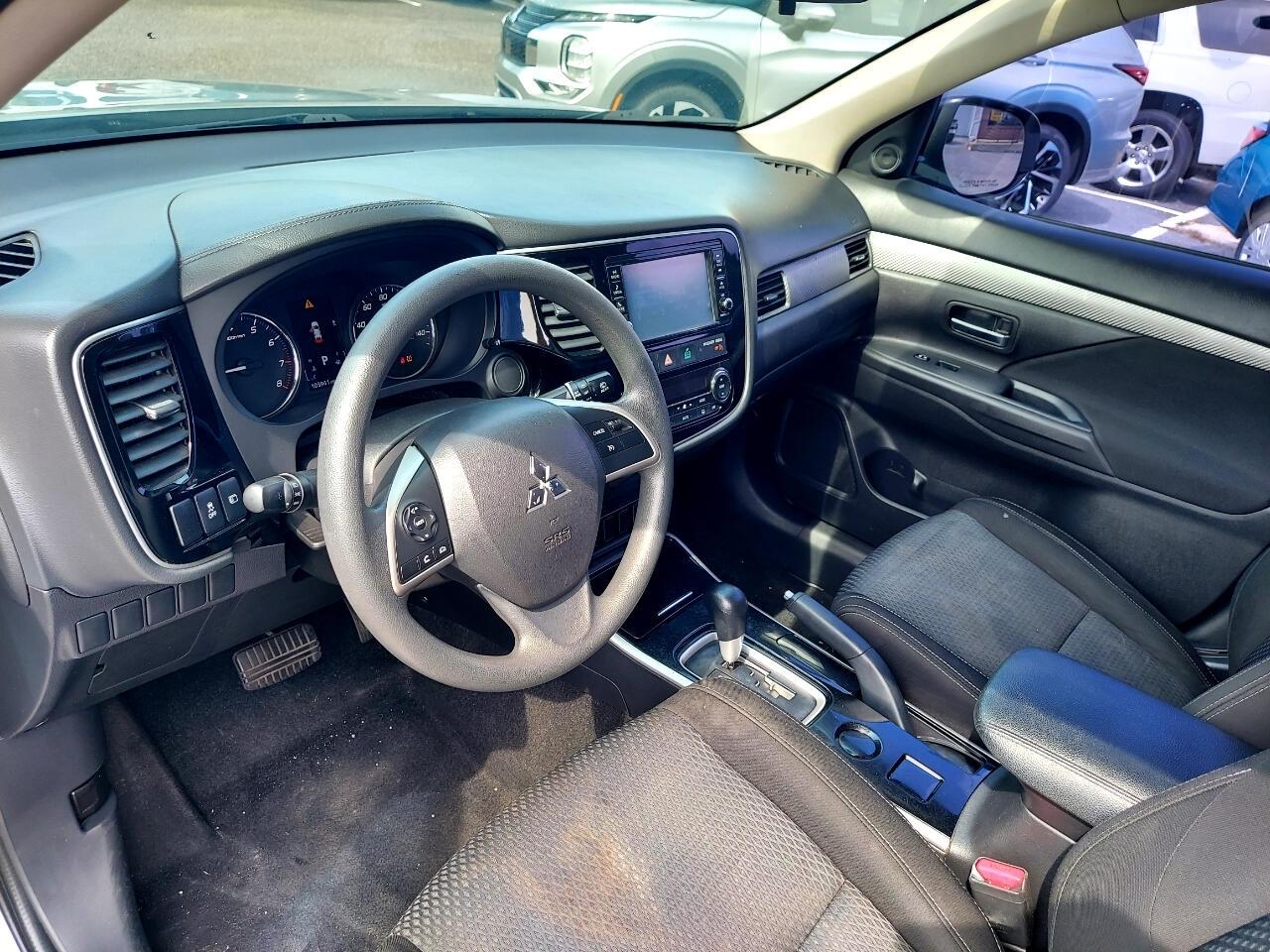 Mitsubishi Outlander ES 2WD 2018
