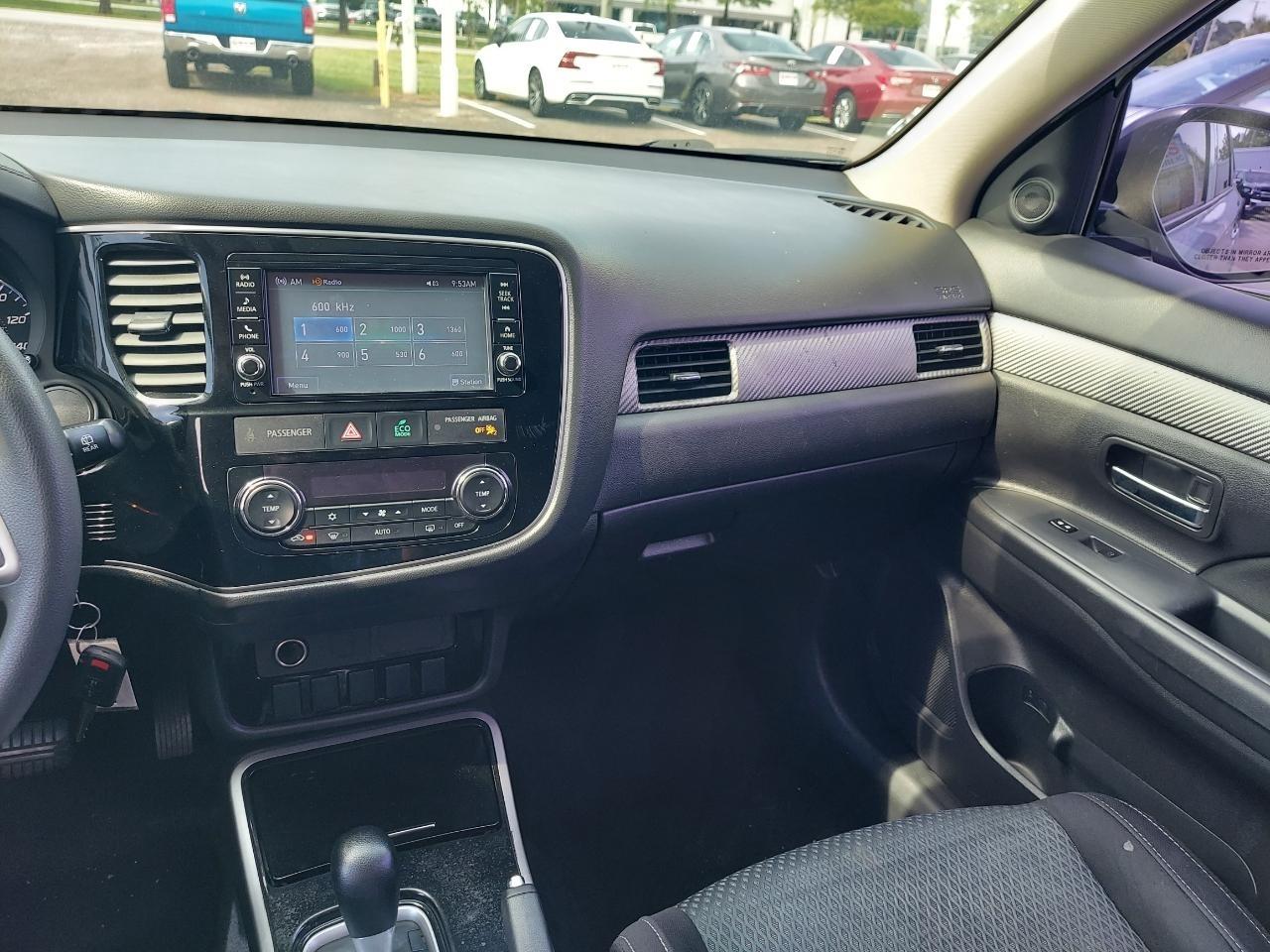 Mitsubishi Outlander ES 2WD 2018