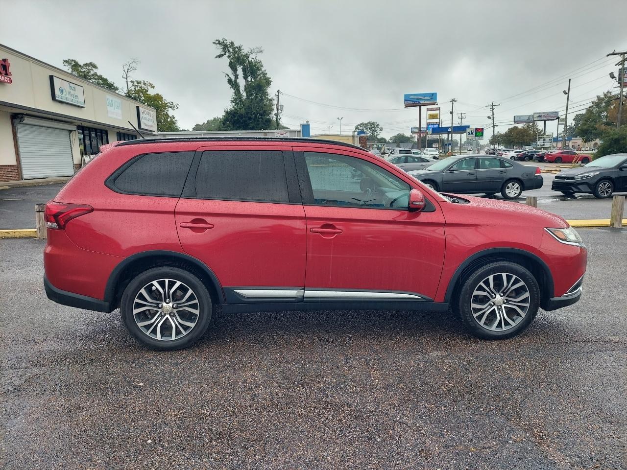 Mitsubishi Outlander SEL 2WD 2016