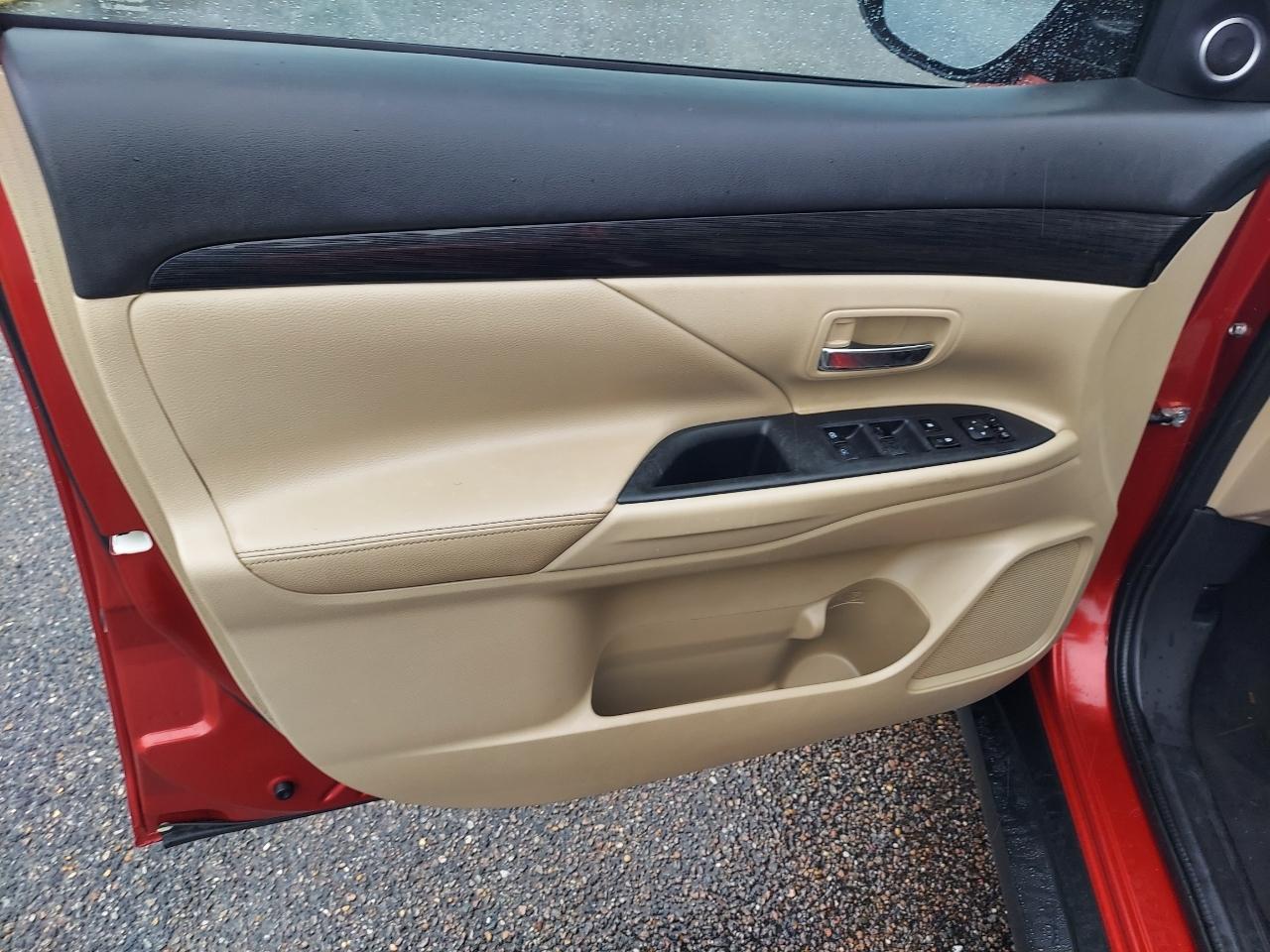 Mitsubishi Outlander SEL 2WD 2016
