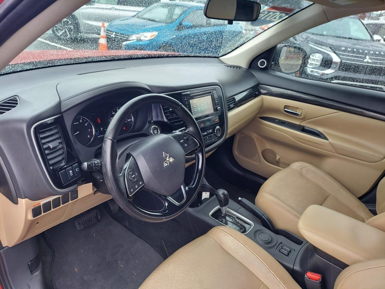 Mitsubishi Outlander SEL 2WD 2016