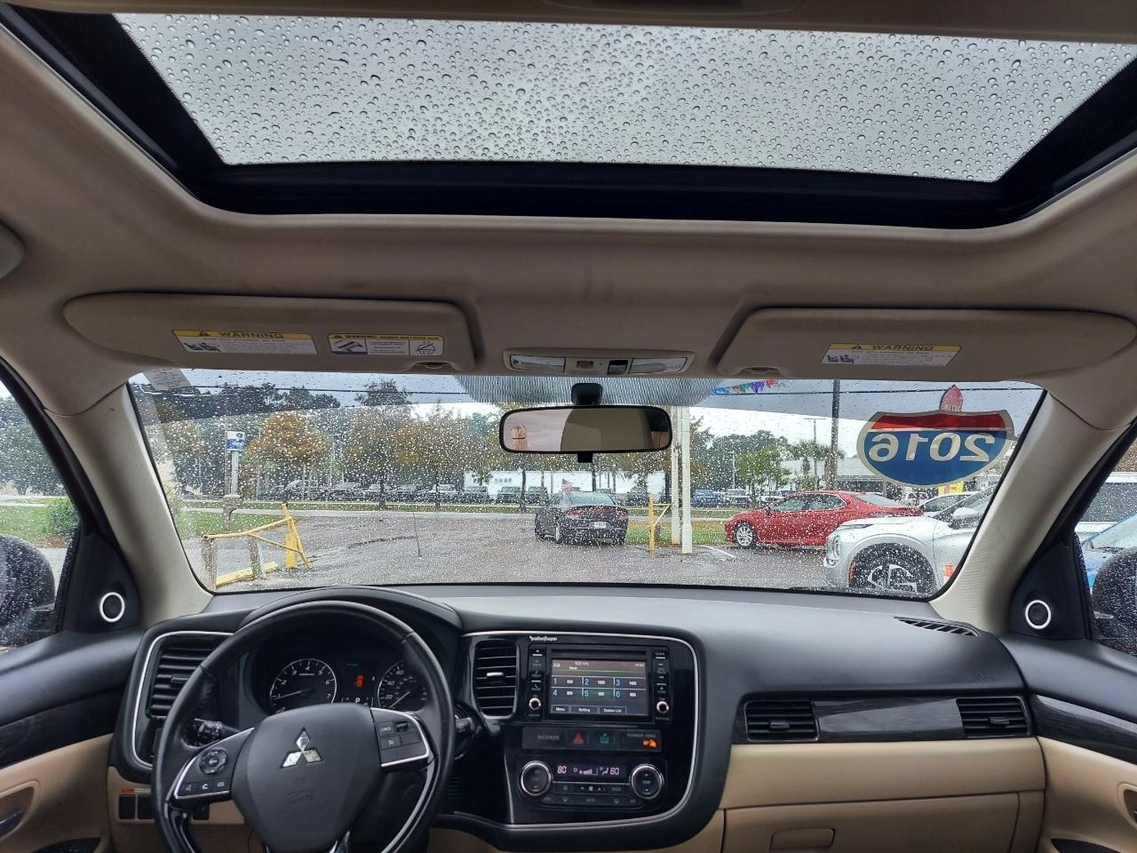 Mitsubishi Outlander SEL 2WD 2016