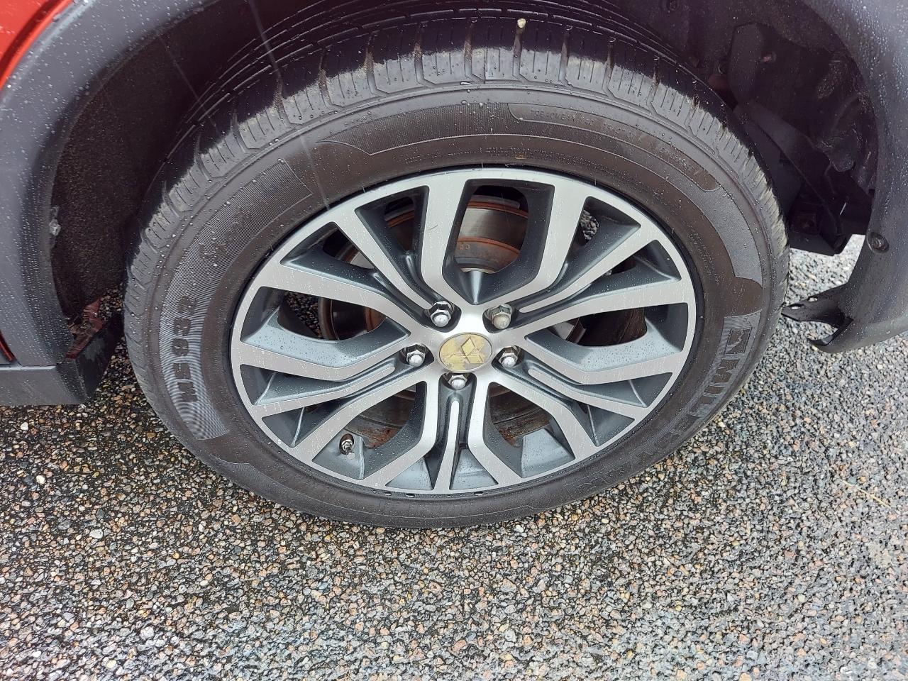 Mitsubishi Outlander SEL 2WD 2016