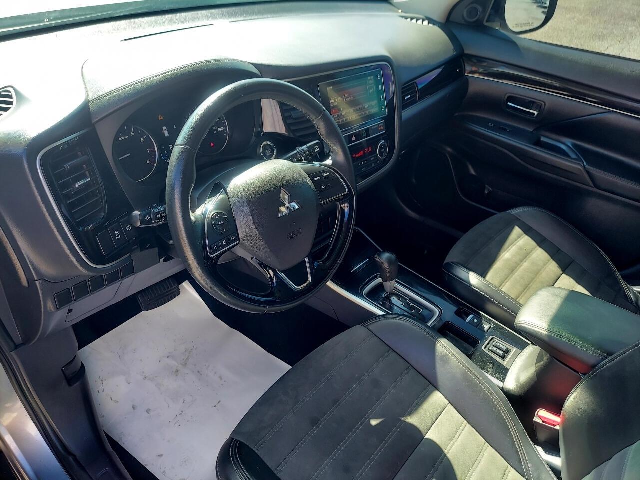 Mitsubishi Outlander SEL 2WD 2019