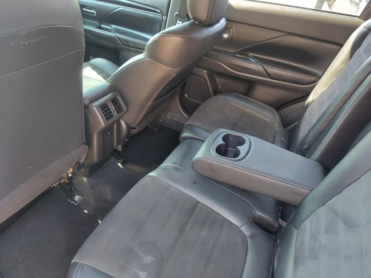 Mitsubishi Outlander SEL 2WD 2019