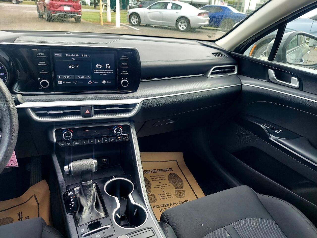 Kia K5 LX 2021
