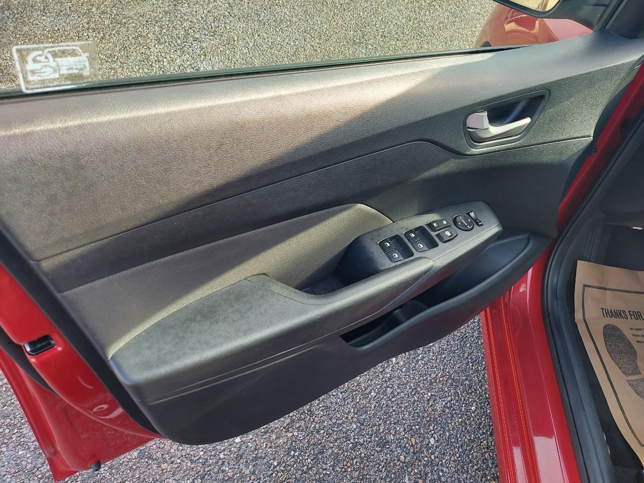 Hyundai Accent SE 4-Door 6A 2021
