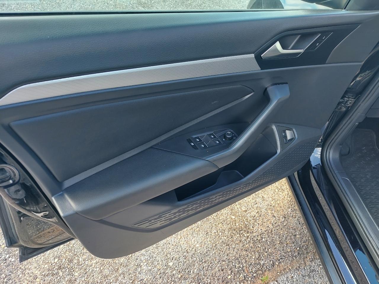 Volkswagen Jetta 1.4T R-Line 8A 2021