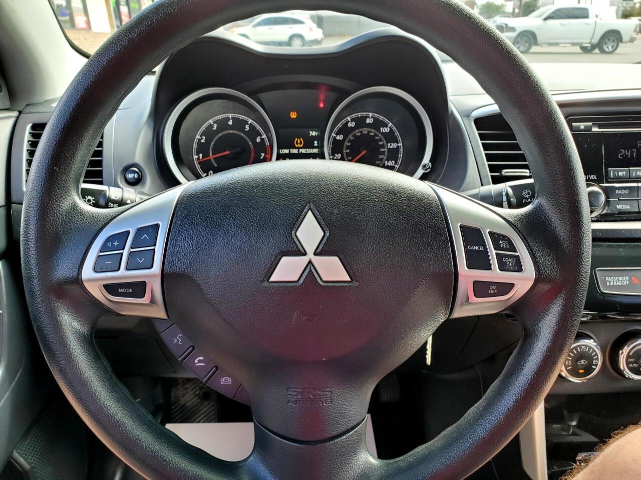 Mitsubishi Lancer ES 5M 2016