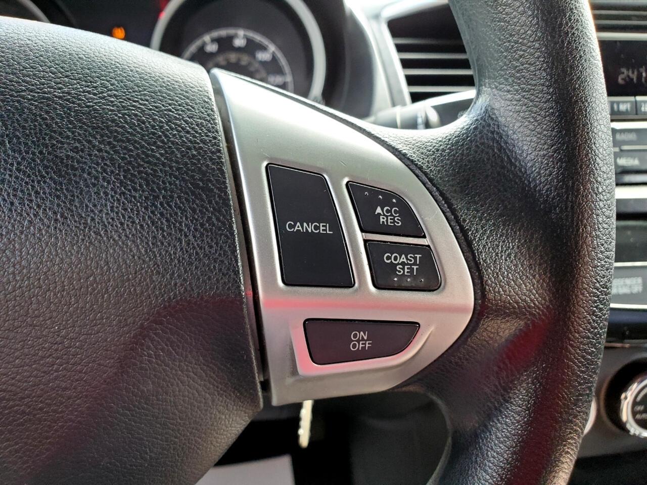 Mitsubishi Lancer ES 5M 2016