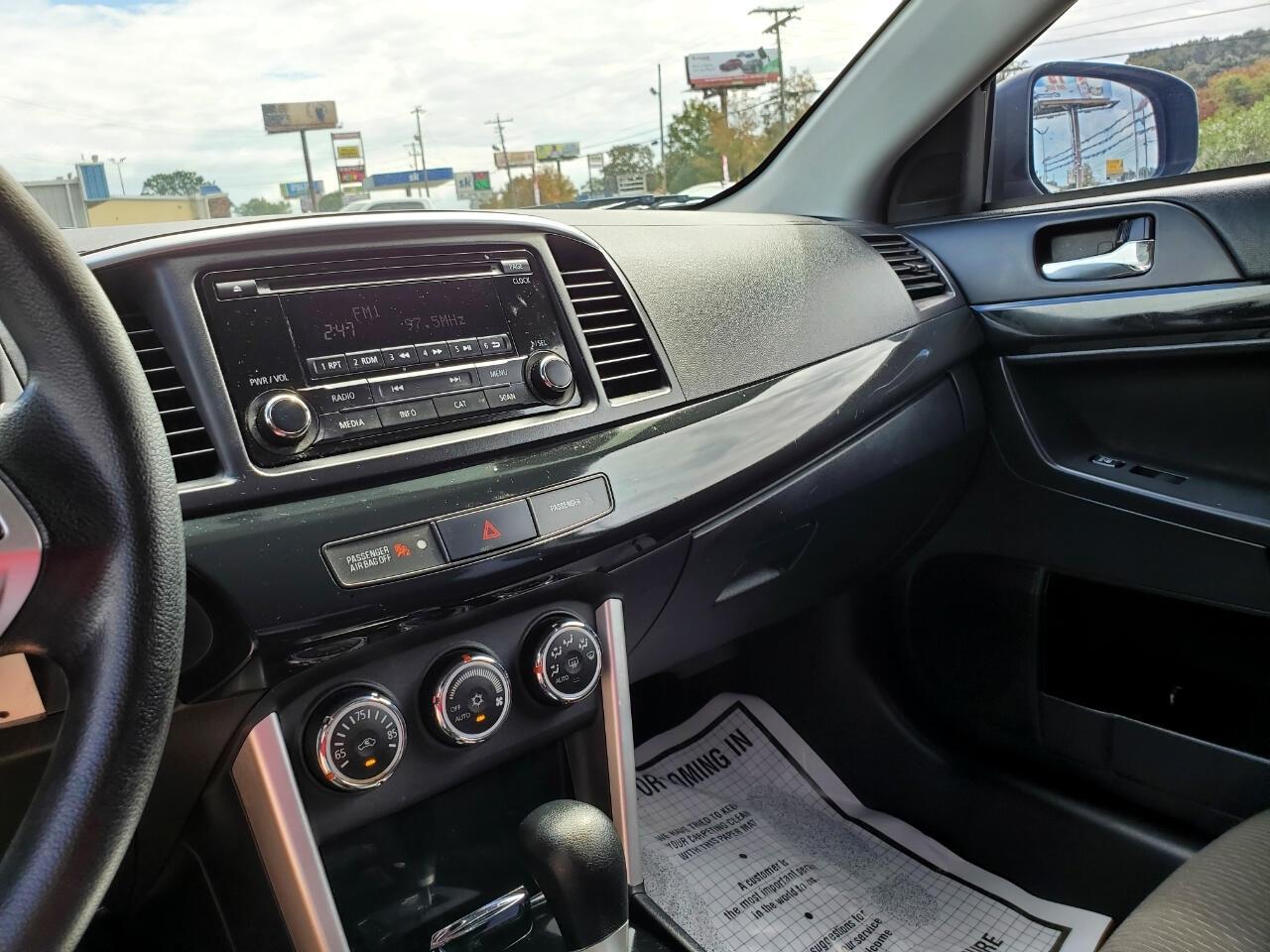 Mitsubishi Lancer ES 5M 2016