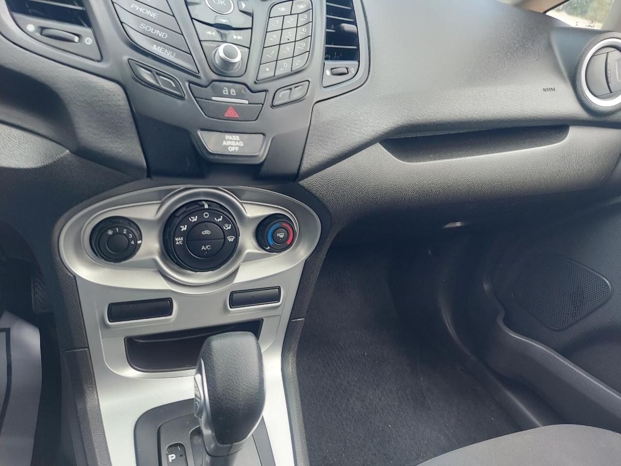 Ford Fiesta SE Sedan 2019