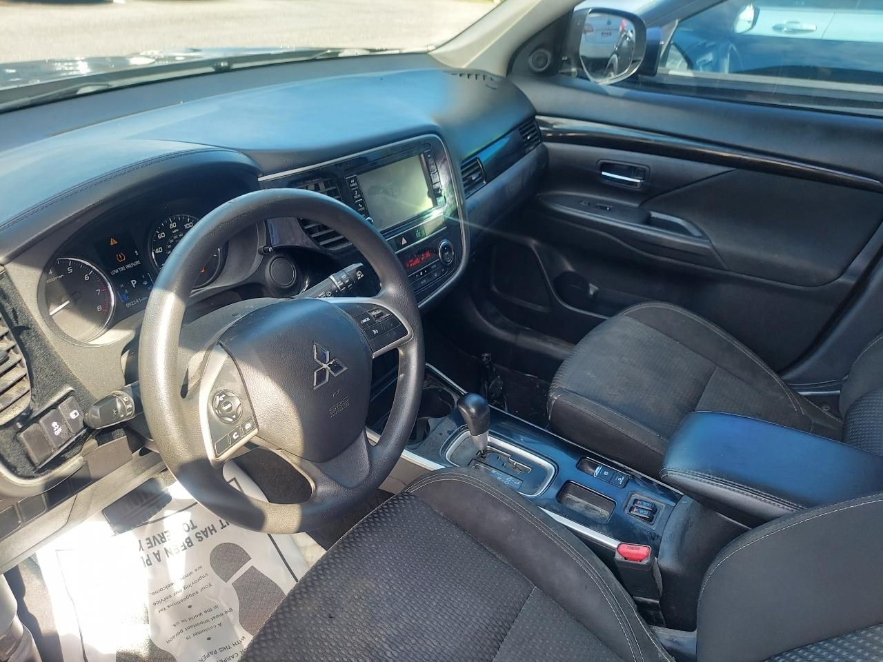 Mitsubishi Outlander ES 2WD 2019