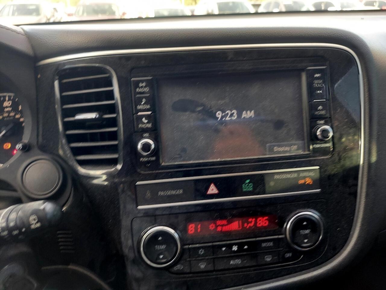 Mitsubishi Outlander ES 2WD 2019