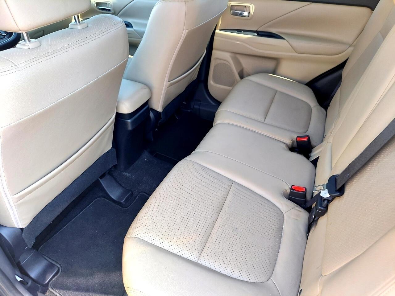 Mitsubishi Outlander SEL 2WD 2018