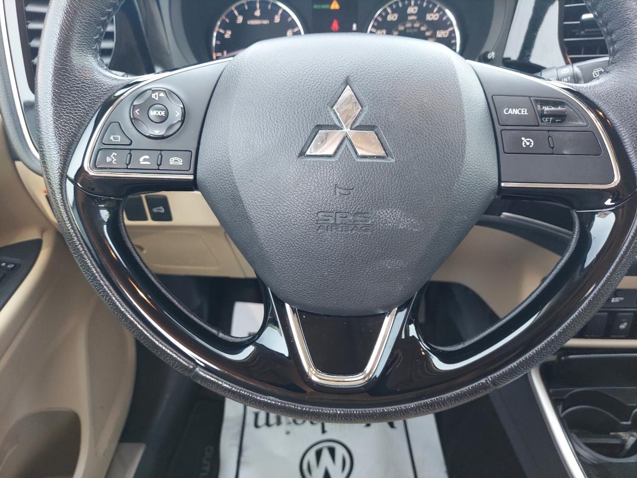 Mitsubishi Outlander SEL 2WD 2018