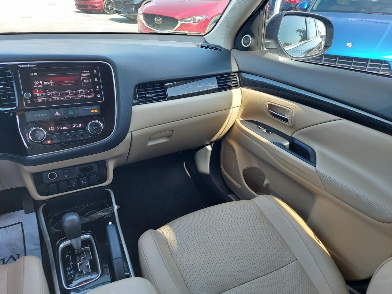 Mitsubishi Outlander SEL 2WD 2018