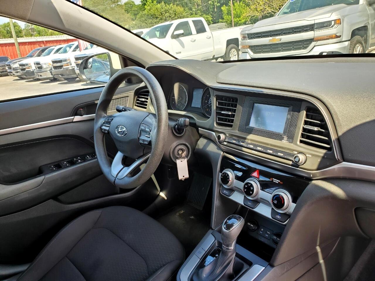 Hyundai Elantra SE 6M 2019